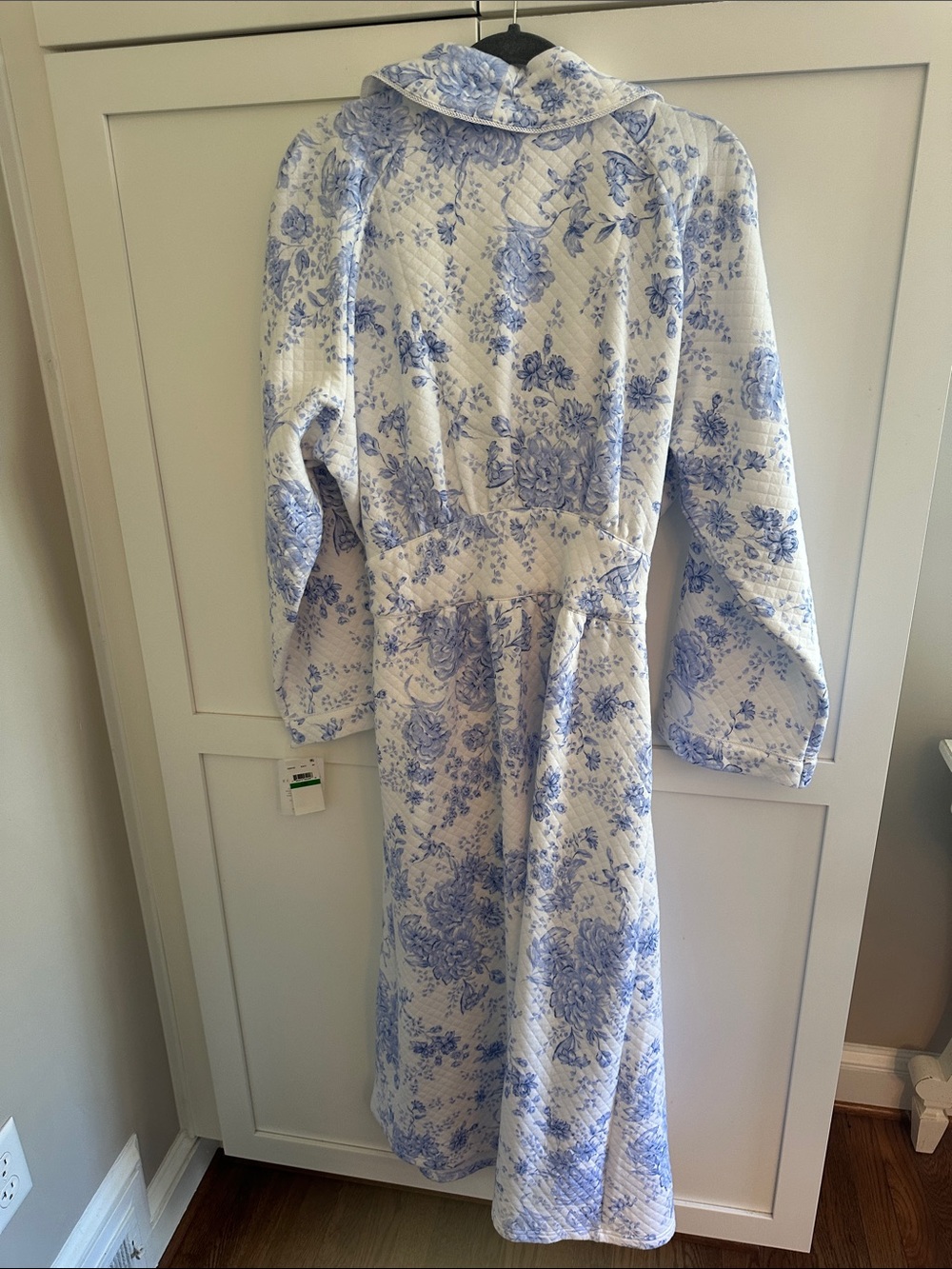 NWT EILEEN WEST QUILTED ALL COTTON WRAP BATHROBE - Picture 6 of 7